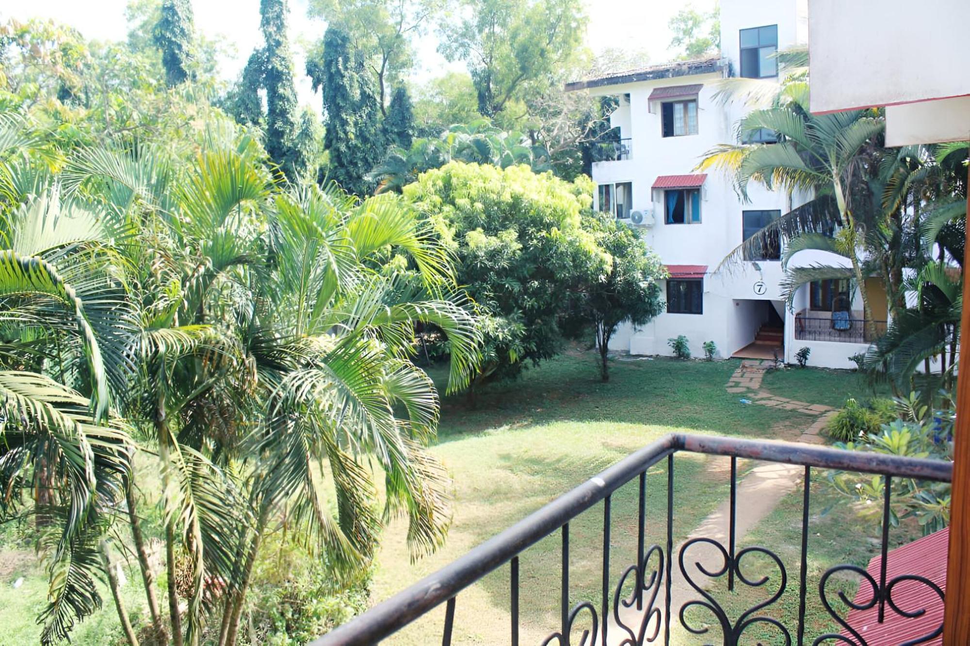 Ronne'S Little Baga Service Apartments Buitenkant foto