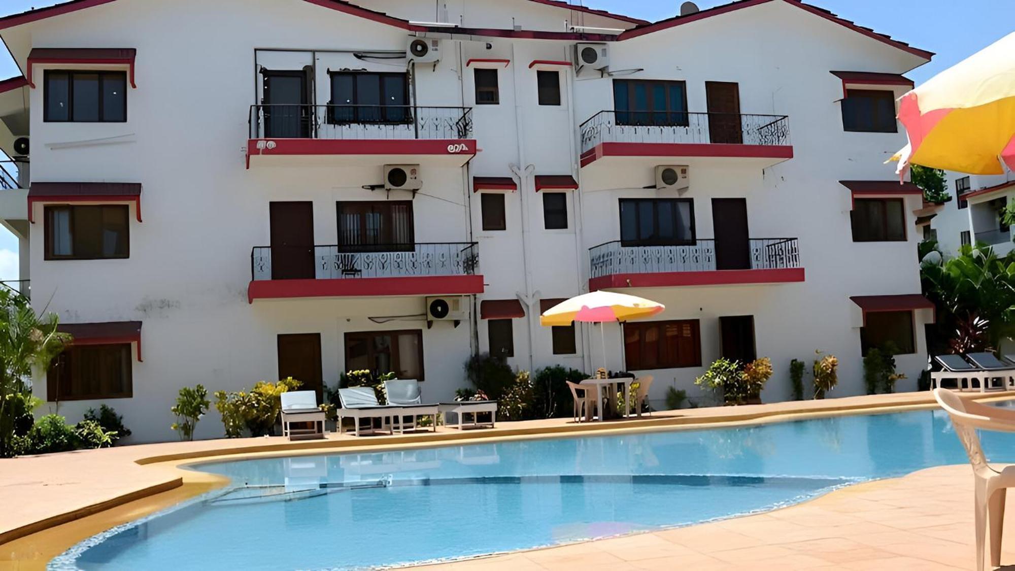 Ronne'S Little Baga Service Apartments Buitenkant foto