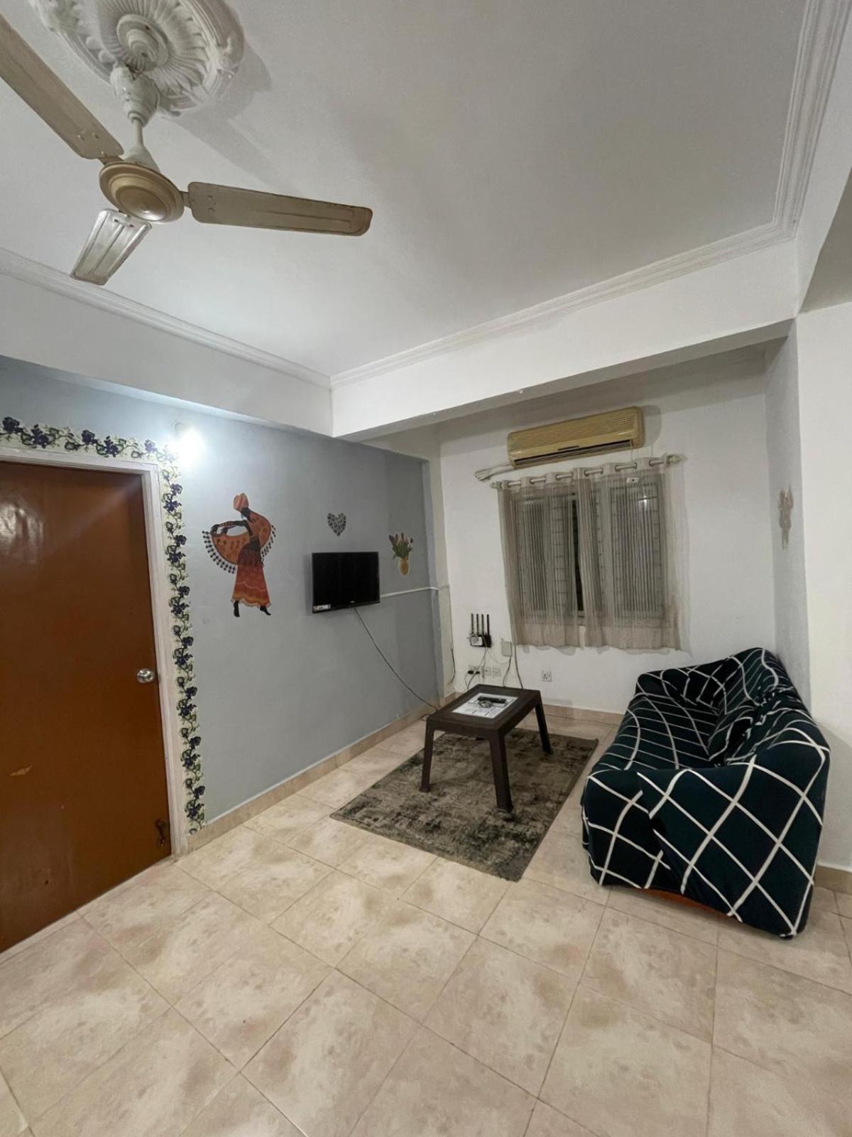 Ronne'S Little Baga Service Apartments Buitenkant foto